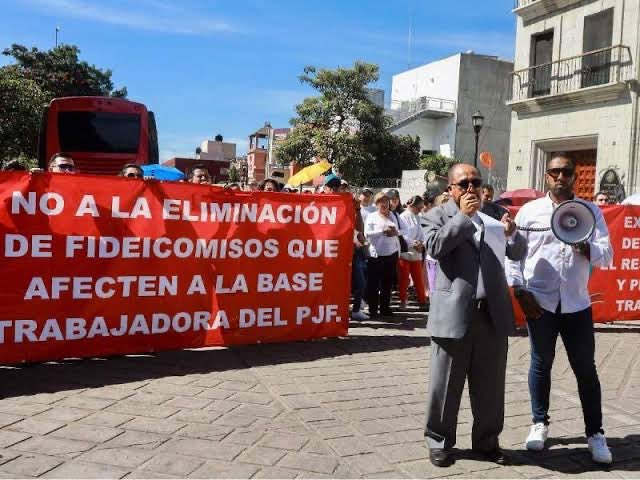 Trabajadores Del Pjf Se Manifiestan Frente A La Suprema Corte Reclaman La Desaparición De 7097