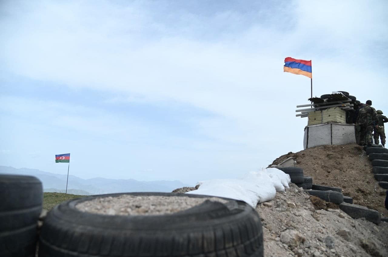 Azerbaiyán y Armenia intercambian prisioneros de guerra en la frontera